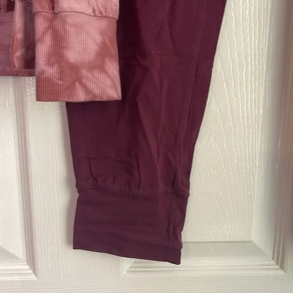 Pink Tie-Dye Tunic and Maroon Joggers Set - Picture 6 of 7